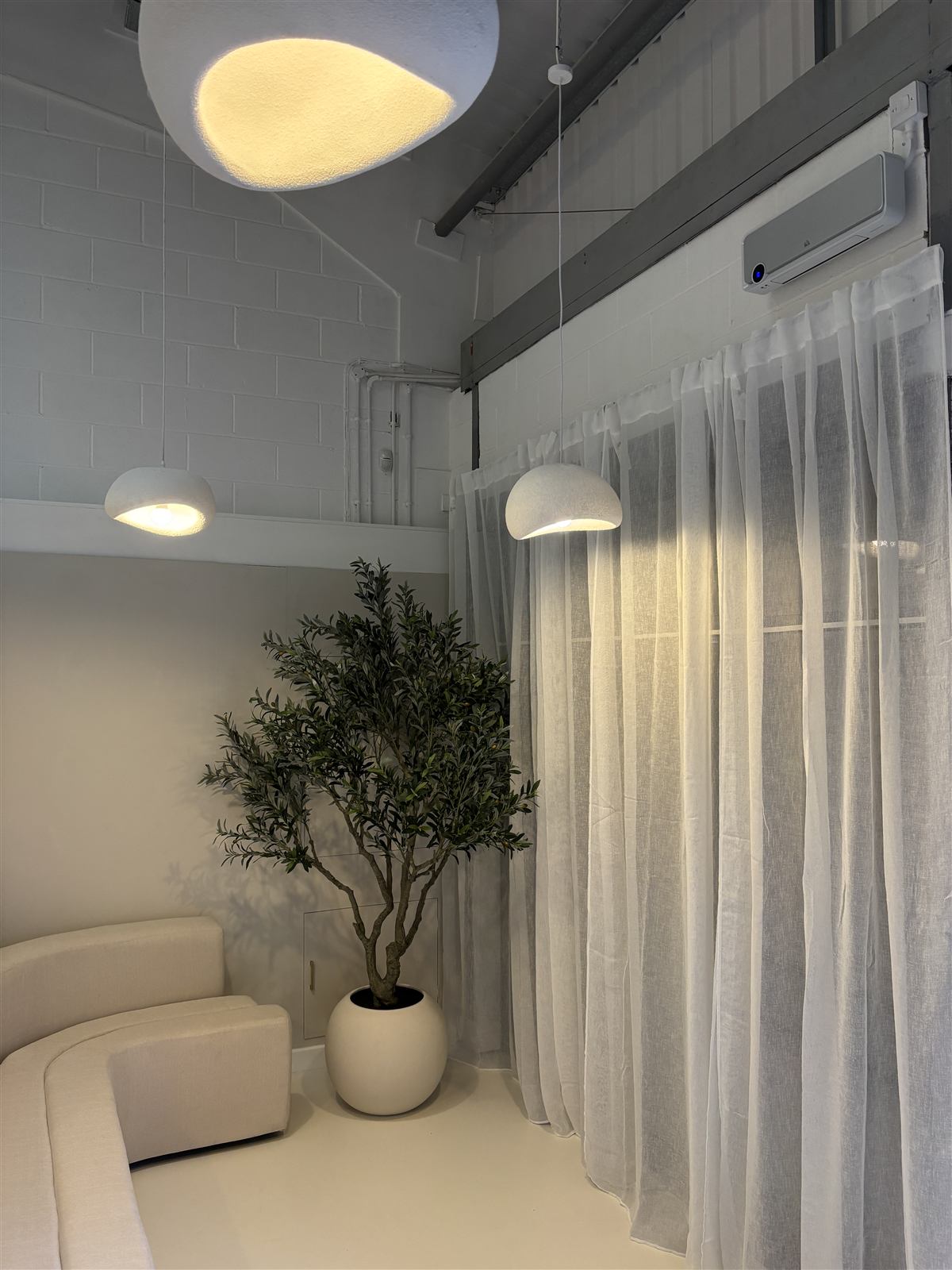 Commercial salon fit-out, small business unit